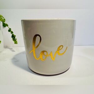 White Ceramic Gold ‘Love’ Motif Plant Pot 4.5” Tall